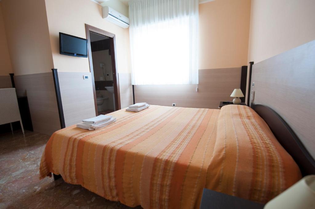 Aragonese Acomodação com café da manhã Reggio Calabria Quarto foto