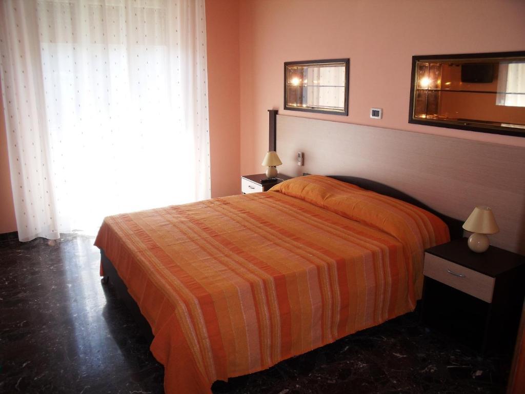 Aragonese Acomodação com café da manhã Reggio Calabria Quarto foto
